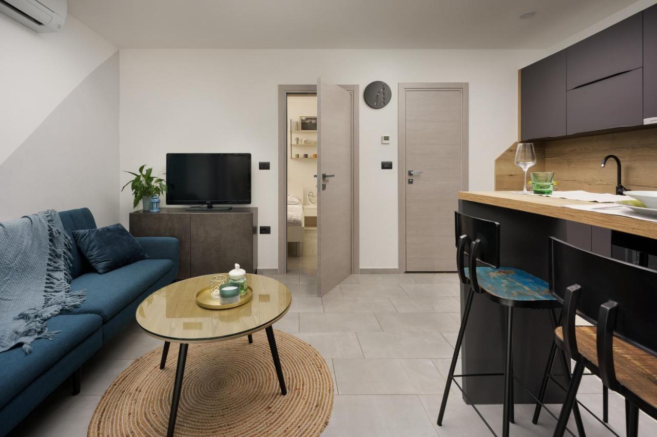Apartments Elena Tia Медулин Екстериор снимка