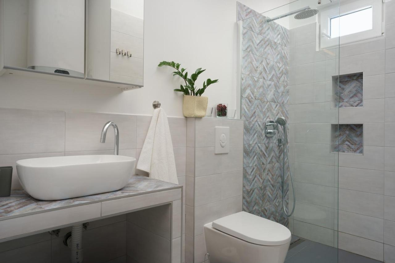Apartments Elena Tia Медулин Екстериор снимка